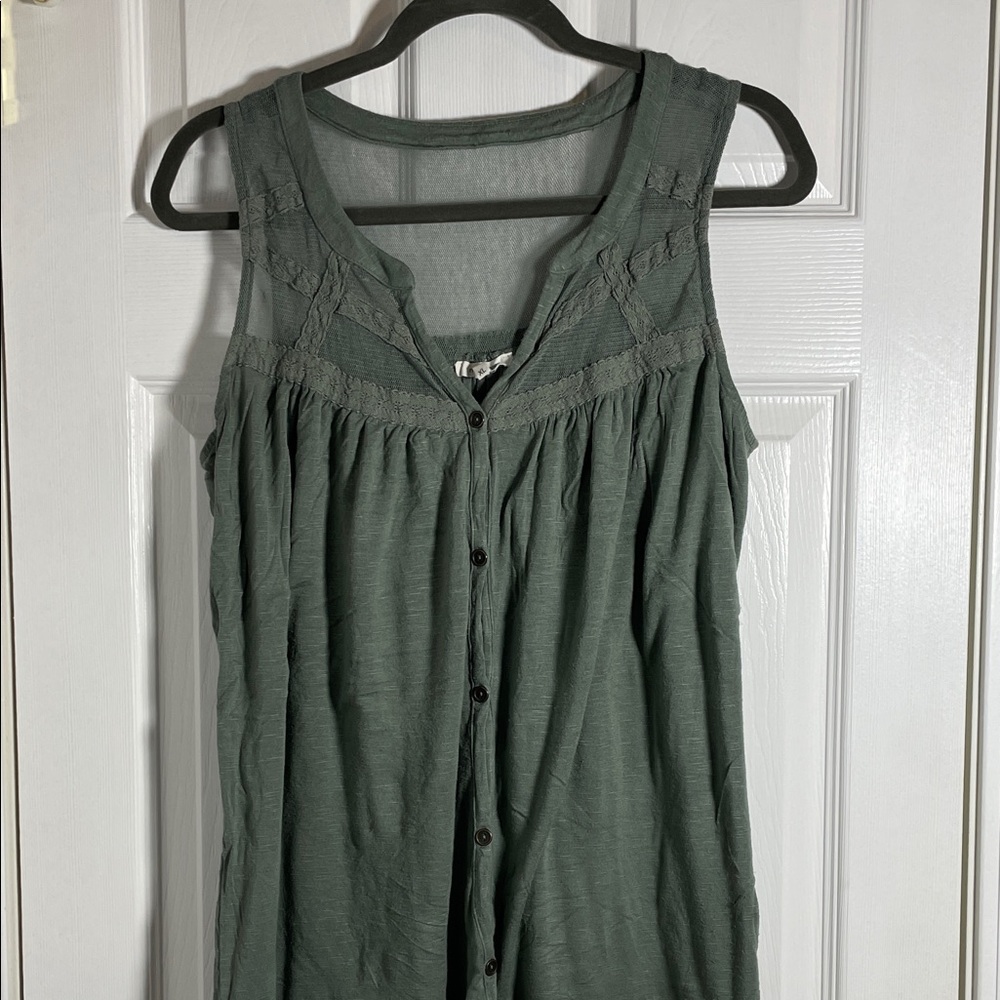 Maurices Sleeveless Blouse in Forest Green